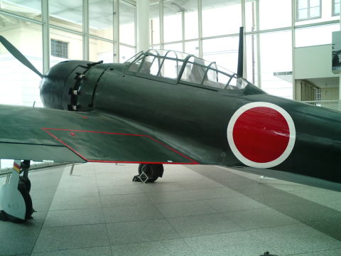 �V�A�فE�隠�C�R�뎮�͏�퓬�@�ܓ�^